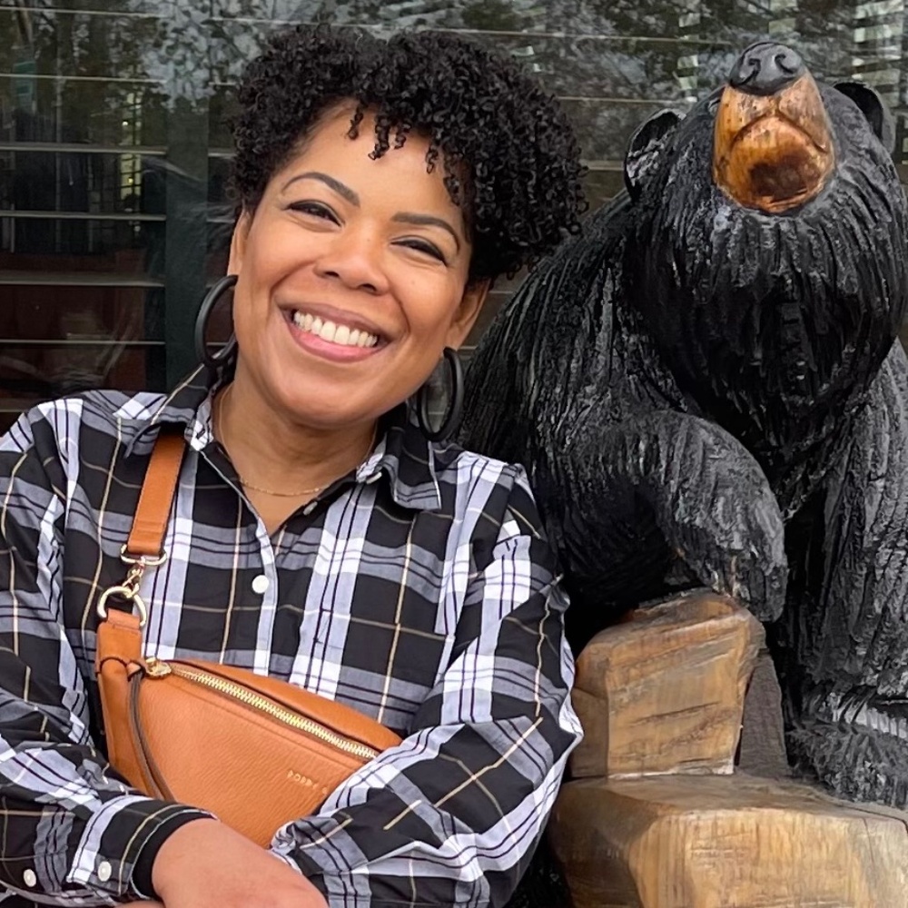 Meet your Posher, Ellie P.